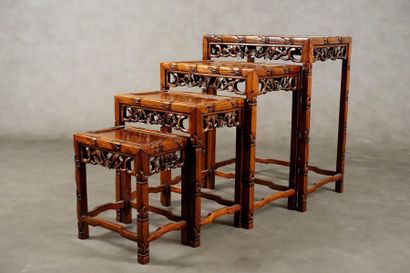 Suite de quatre Tables gigognes.
Openwork...