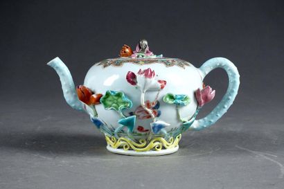 D’époque Jongzheng.
Chinese porcelain teapot...