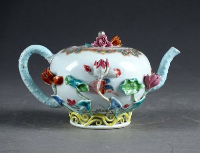 D’époque Jongzheng.
Chinese porcelain teapot...