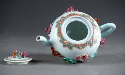 D’époque Jongzheng.
Chinese porcelain teapot...