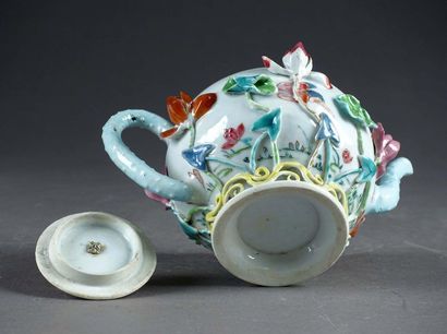 D’époque Jongzheng.
Chinese porcelain teapot...