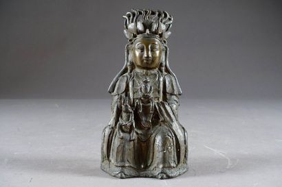 Chine - Période Ming.
Sitting Guanyin. Bronze...