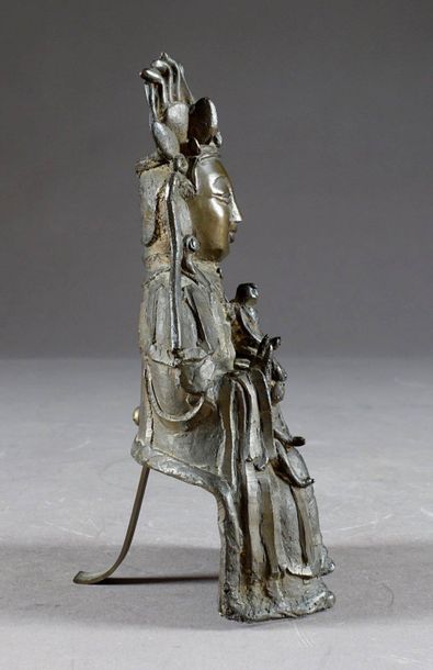 Chine - Période Ming.
Sitting Guanyin. Bronze...