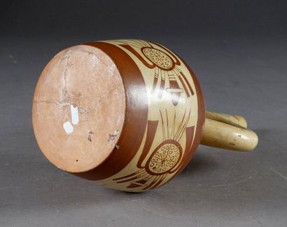 Culture Mochica.
Stirrup vase with tubular...