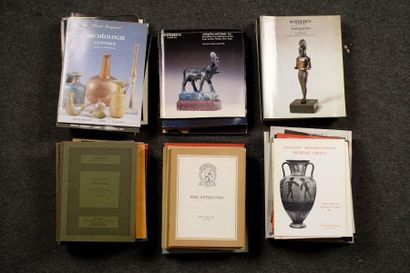 Lot de Catalogues de Salles de ventes.
Dedicated...