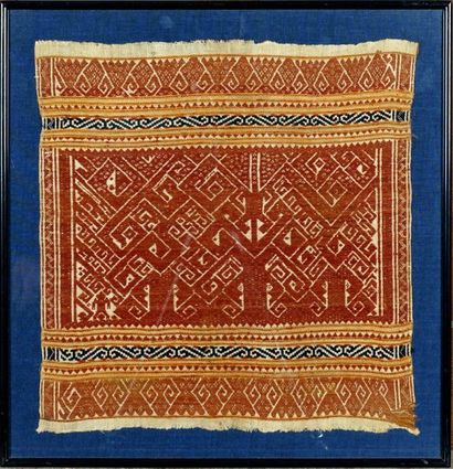 Trois Tissus “Tampan“.
Geometrically patterned....