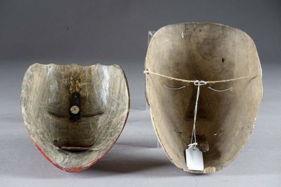Indonésie - Ile de Java.
Two masks, made...