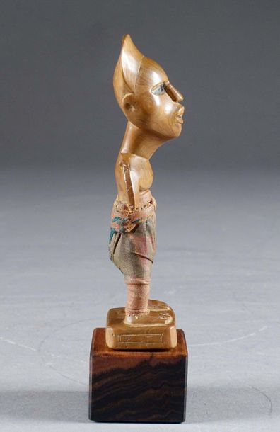 Statuette Fétiche Kongo.
Depicting a standing...