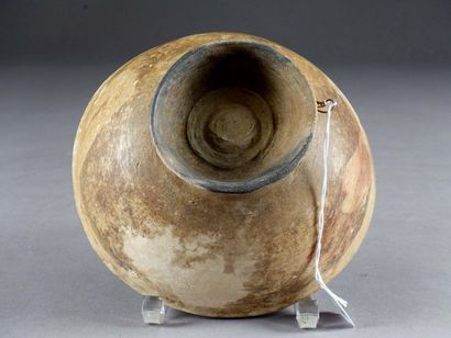 Culture Narino.
Cup on pedestal decorated...