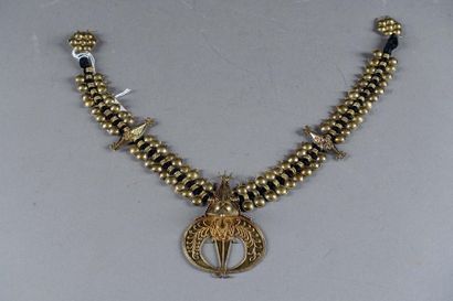 Culture Batak.
Necklace of ornamental headdress...