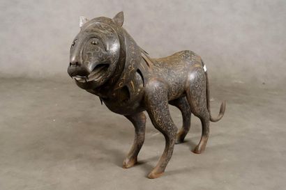 Grand Lion.
With removable head with cut...