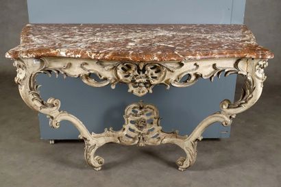 Grande Console d’applique.
Topped with a...