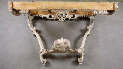 Grande Console d’applique.
Topped with a...