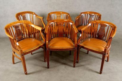 Suite de six Fauteuils de Style Sheraton.
Backrests...