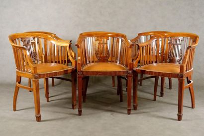 Suite de six Fauteuils de Style Sheraton.
Backrests...