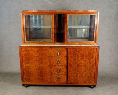 Vitrine Double-Corps Art Déco.
The recessed...
