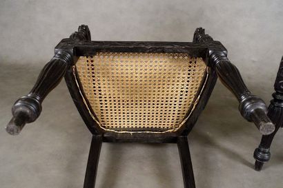 Paire de Fauteuils.
Backrests with openworked...
