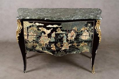 Commode de Style Louis XV.
Summoned from...
