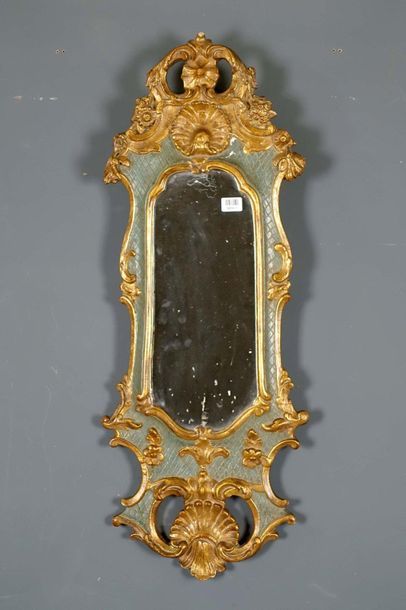 Miroir d’Entre-Deux de Style Régence.
Encadrement...