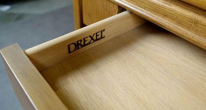 Console (par Drexel Heritage).
Longue ceinture...