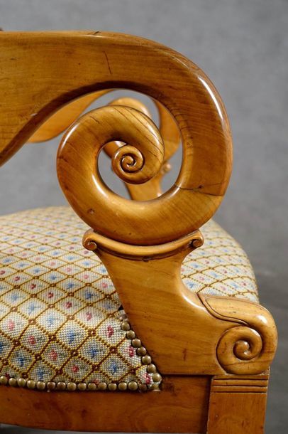 Fauteuil de Bureau.
Dossier incurvé et terminé...