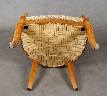 Fauteuil de Bureau.
Dossier incurvé et terminé...