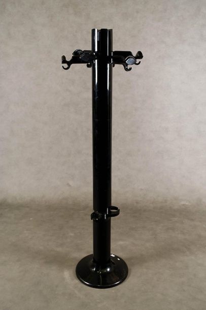 Giancarlo Piretti (1940- ) - Portemanteau.
Model...