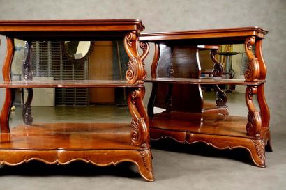 Paire de Consoles.
Triple shelf with mirror...