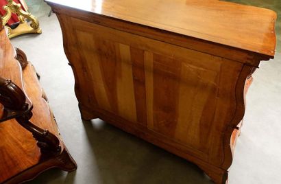 Paire de Consoles.
Triple shelf with mirror...