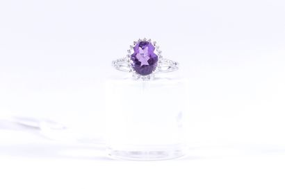 Bague de Dame.
Sertie d’une améthyste taille...