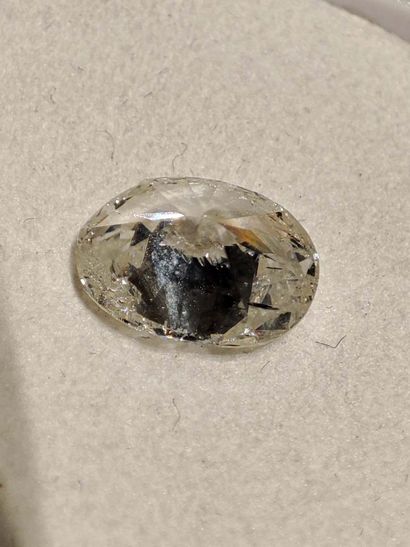 Diamant.
Taille ovale (env. 2 carats 05)...