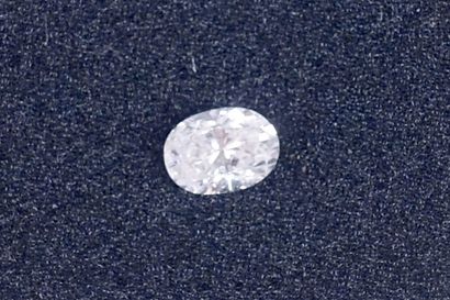 Diamant.
Taille ovale (env. 2 carats 05)...