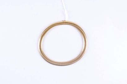Collier ras-du-cou.
Mailles spirales plates....