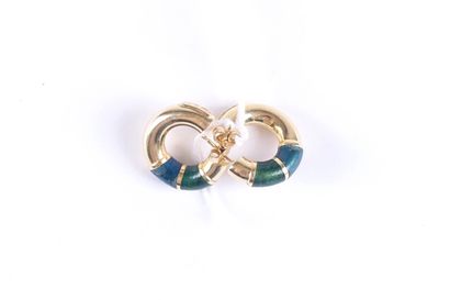 Boucles d’oreilles créoles.
Détails en émail....
