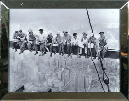 ANONYME
Men at Lunch.
Photo avec encadrement...
