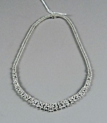 Important Collier Rivière, Semi-Rigide.
A...