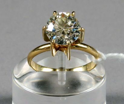 Bague de Dame, Solitaire.
Sertie d'un diamant...