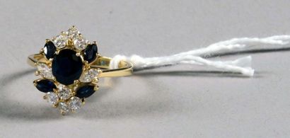 Bague de Dame
Sertie de saphirs, taille marquise...