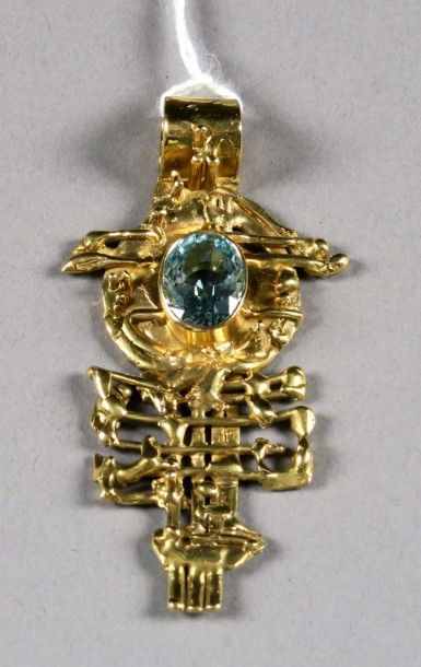 Valkies
Important pendentif contemporain...
