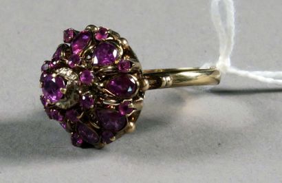 Bague de Dame.
De style mongol. Dôme serti...