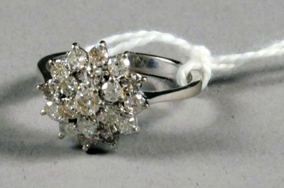 Bague de Dame.
Double entourage. Sertie de...