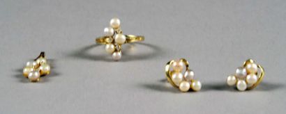 Parure.
Composée d'une bague, d'un pendentif...