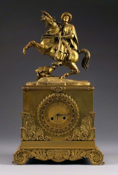 Pendule.
Au cavalier Mamelouk sur un cheval...