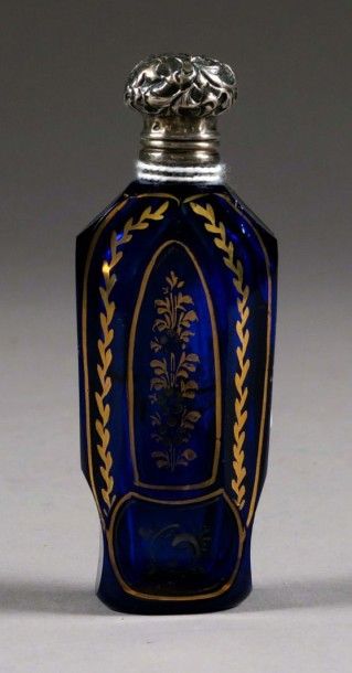 Flacon à Sels.Cristal bleu cobalt, taillé...