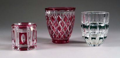 VAL-SAINT-LAMBERT
Trois vases.
Epais cristal...