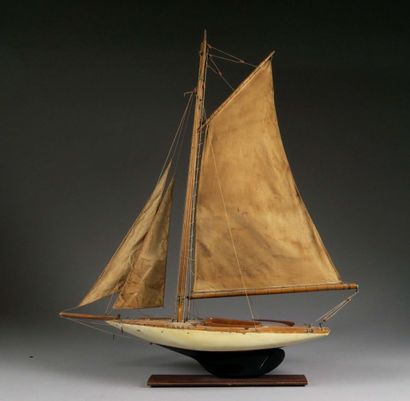 Ancienne Maquette de Voilier.
Bois, laiton...