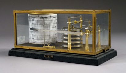 ZENITH
Barographe dans sa cage de verre....