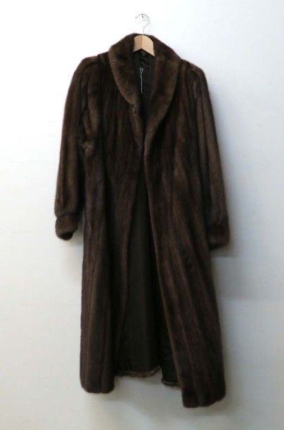 Manteau de Dame.
Vison.
Etat neuf