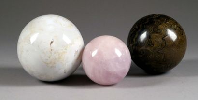 Trois Sphères.
Pierre sculptée et polie.
Diamètre:...