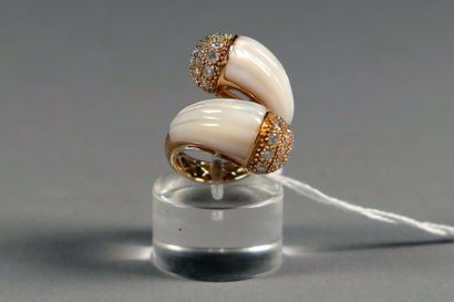 Bague de Dame, contemporaine. Anneau entrecroisé...